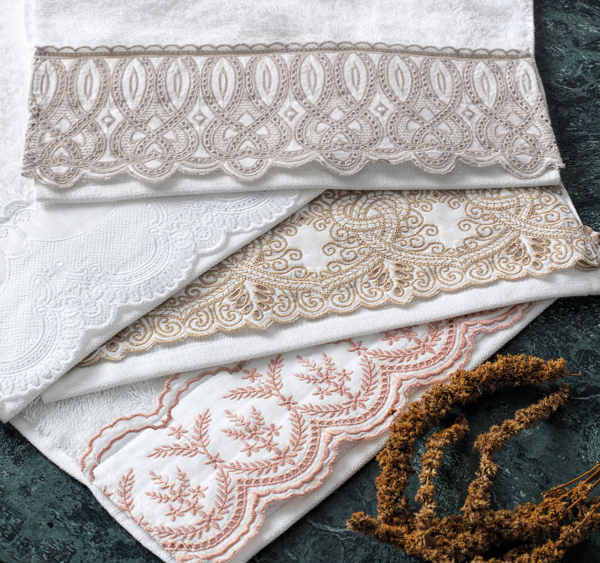 2021 trussardi banho imperiale bordados detalhe