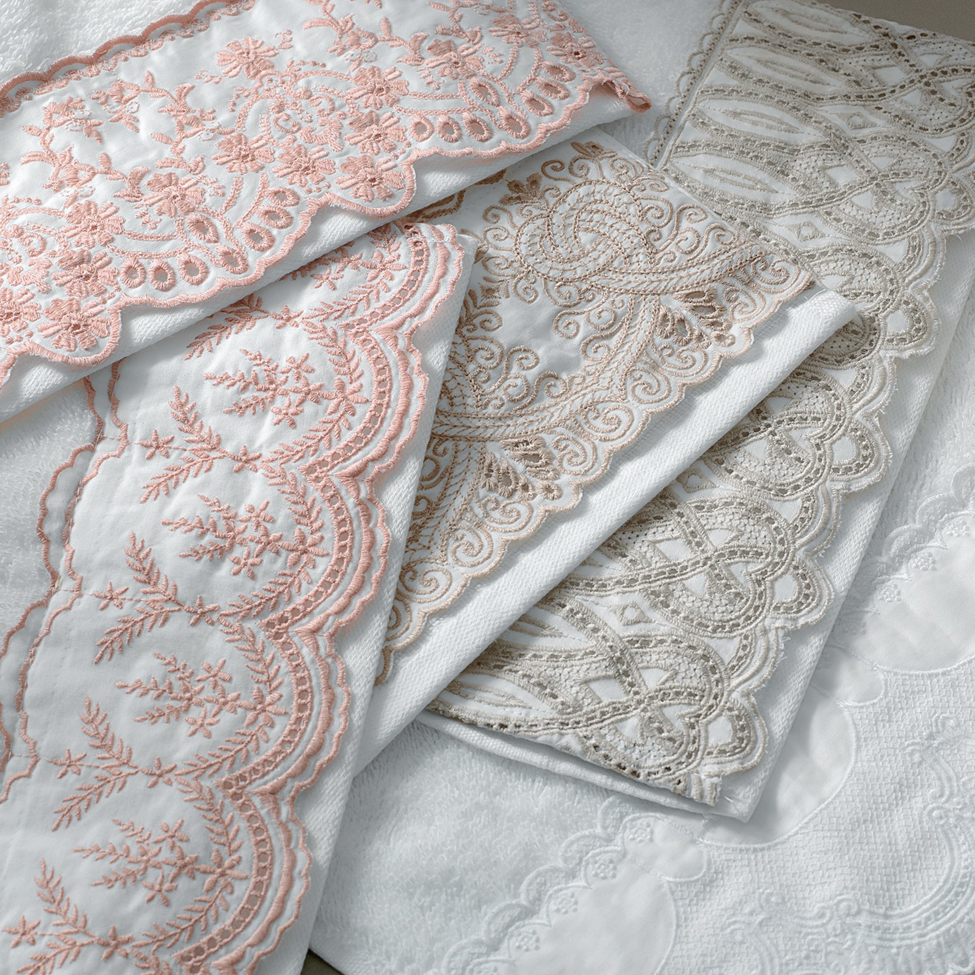 2022   TRUSSARDI   BANHO   IMPERIALE BORDADOS   DETALHE_1