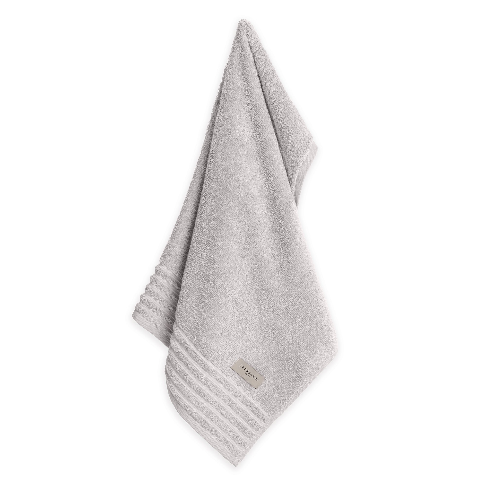 2022 trussardi banho imperiale rosto gelo 80075 still 2