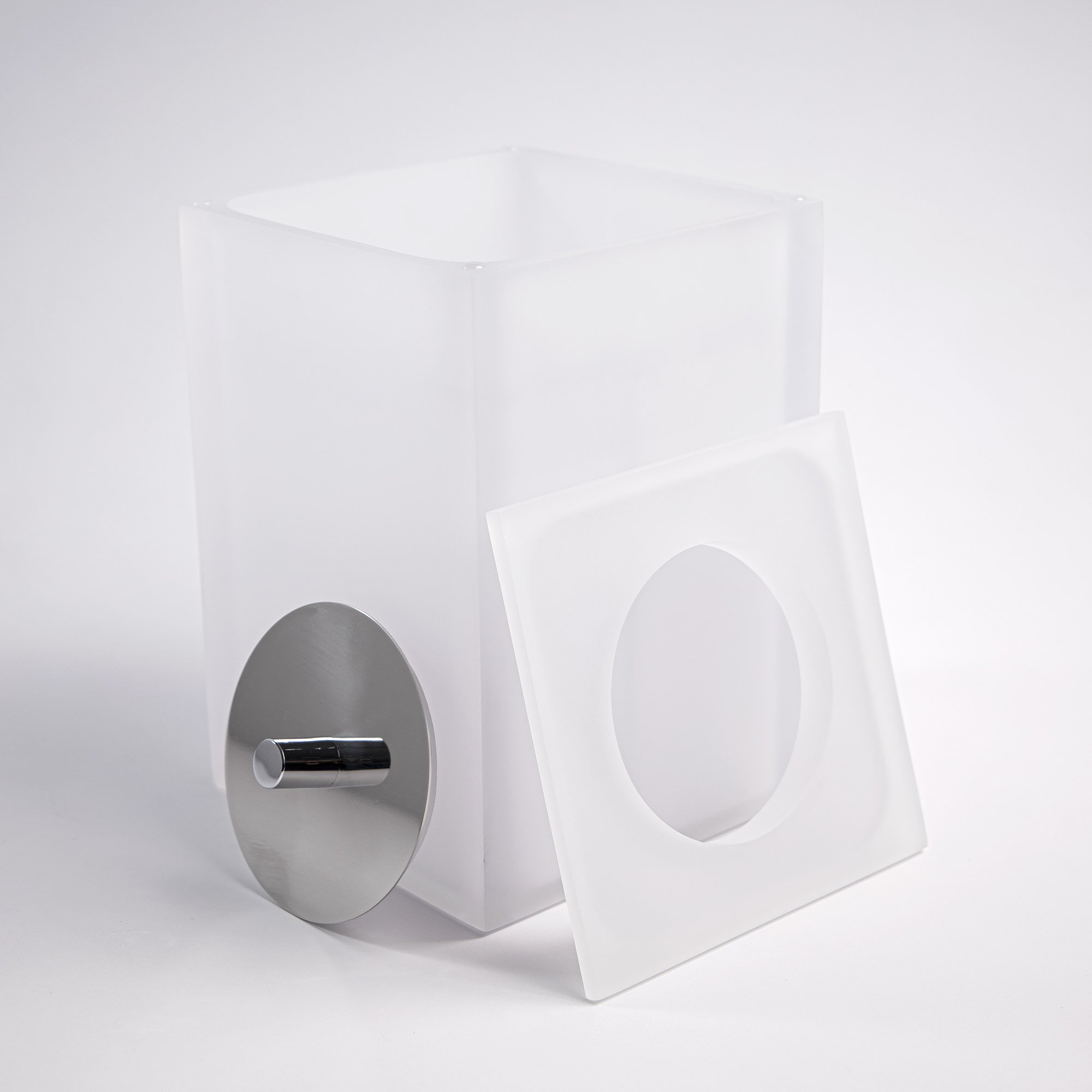 03 lixeira de piso cristal fosco cromado