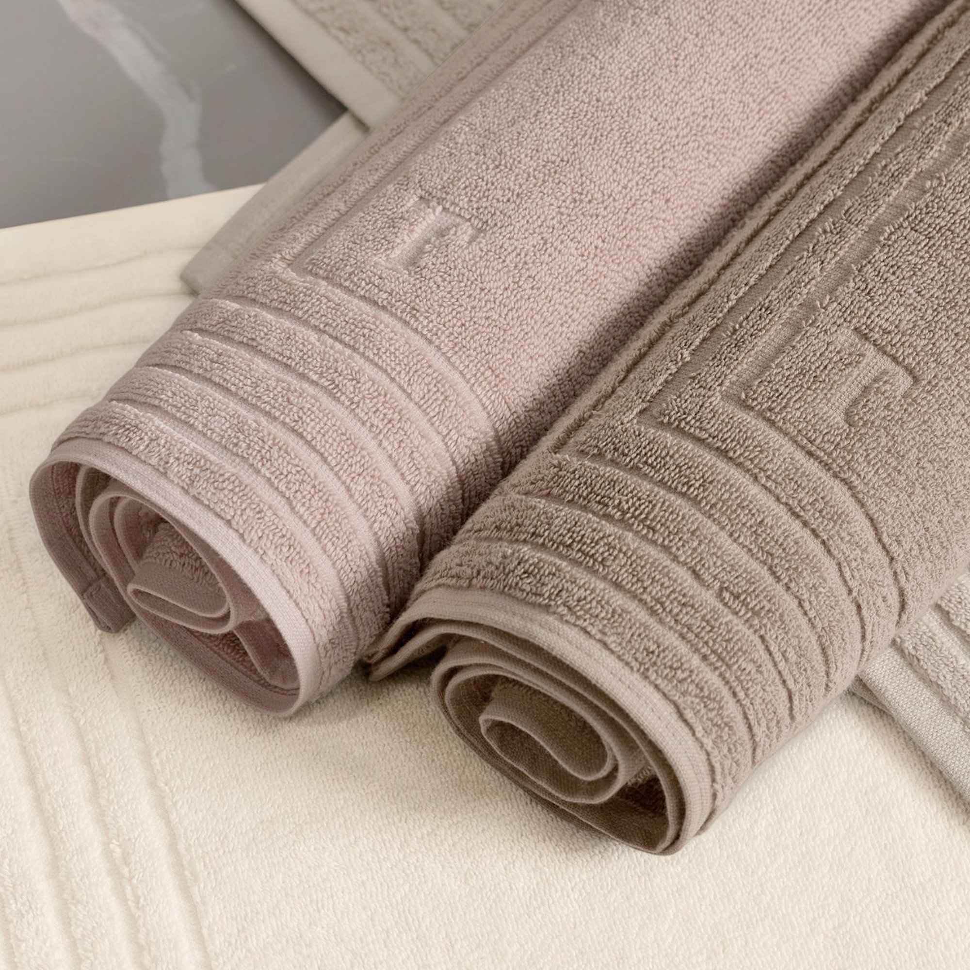 TRUSSARDI   BANHO   LINEE   DETALHE 2