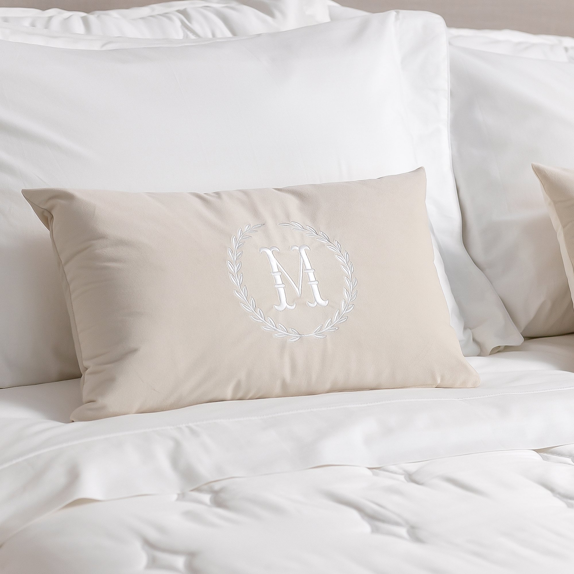 02 jogo de 2 almofadas monograma delicata bordado ramos off white