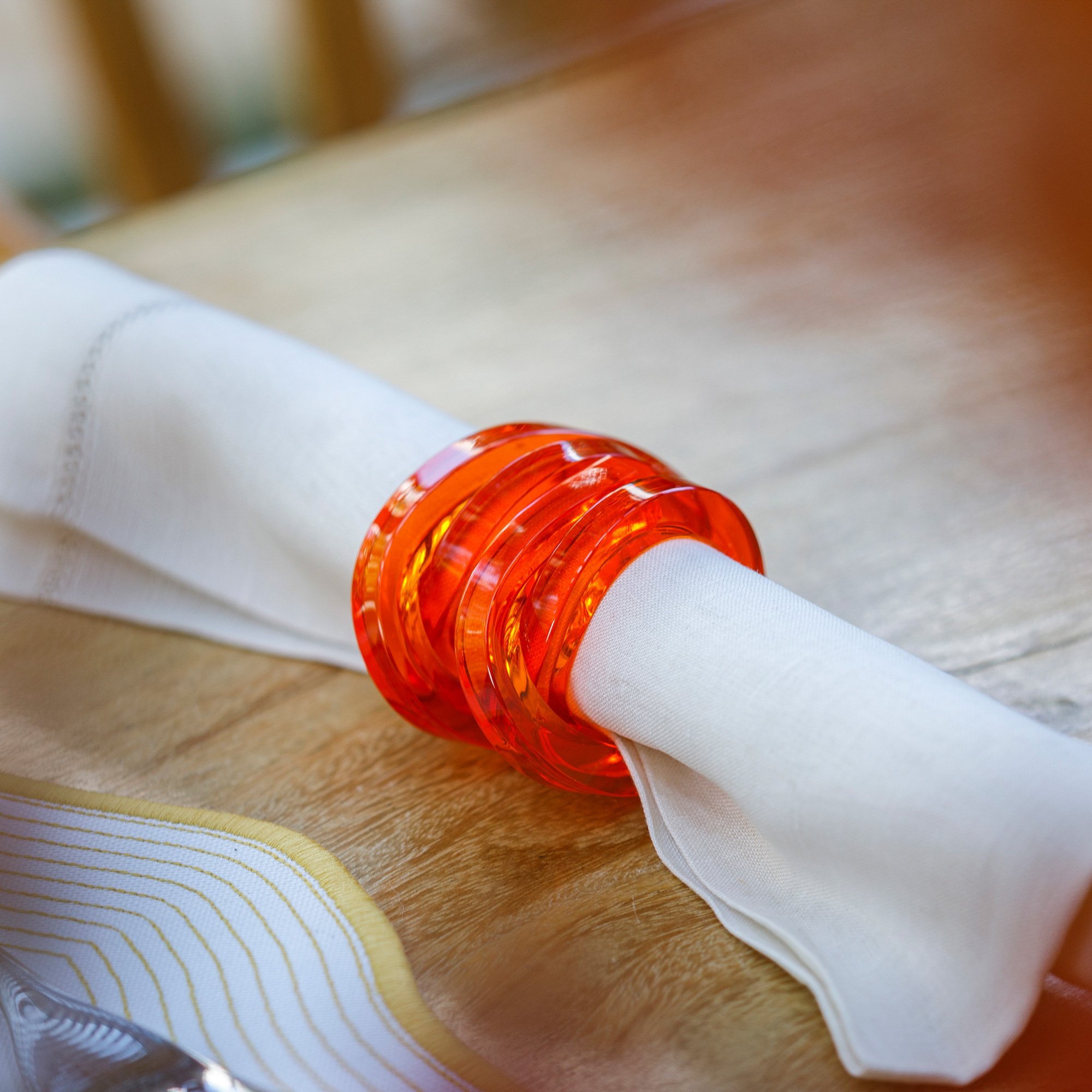 anel porta guardanapo color line onom tangerine tango ambientada sottile casa