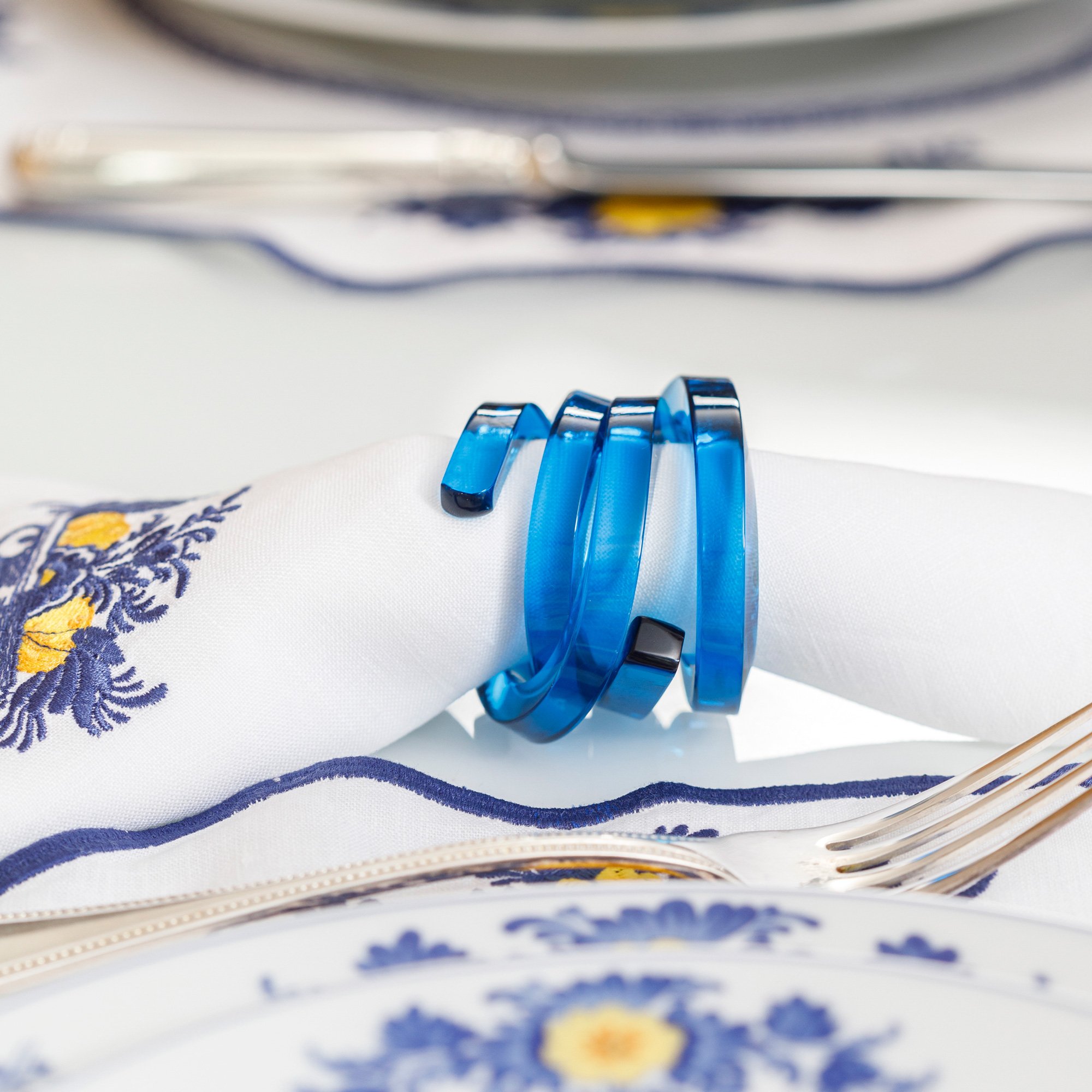 anel porta guardanapo color line onom reflex blue ambientada sottile casa