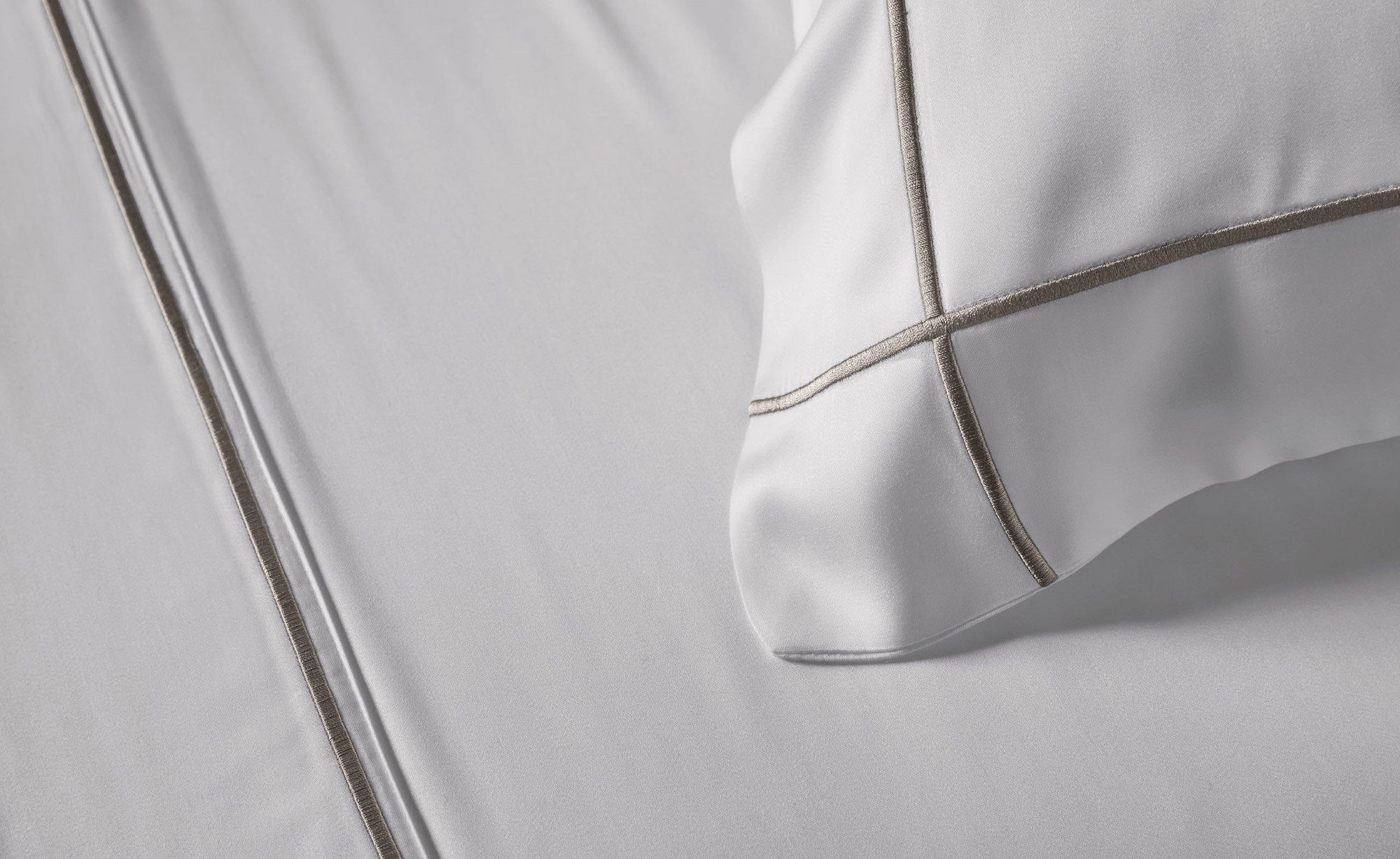 trussardi cama girelli detalhe sottile