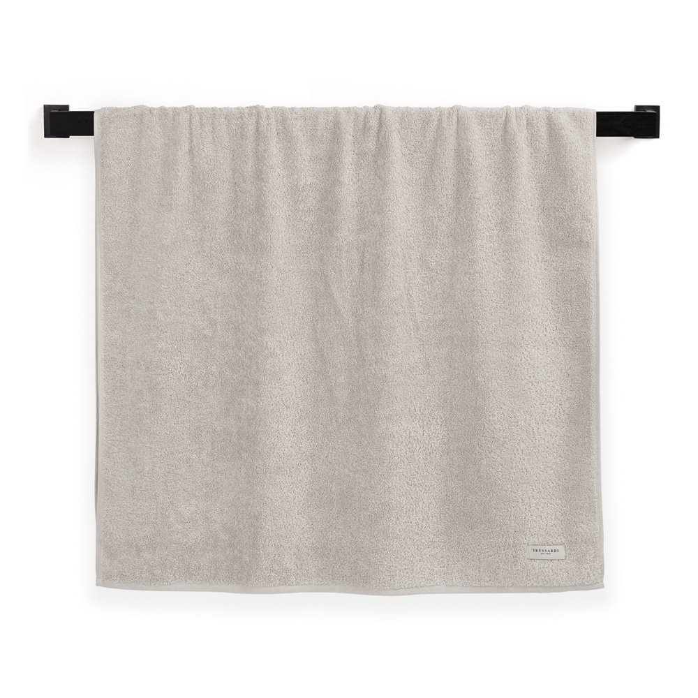 trussardi banho fontani nocciola pendurada still