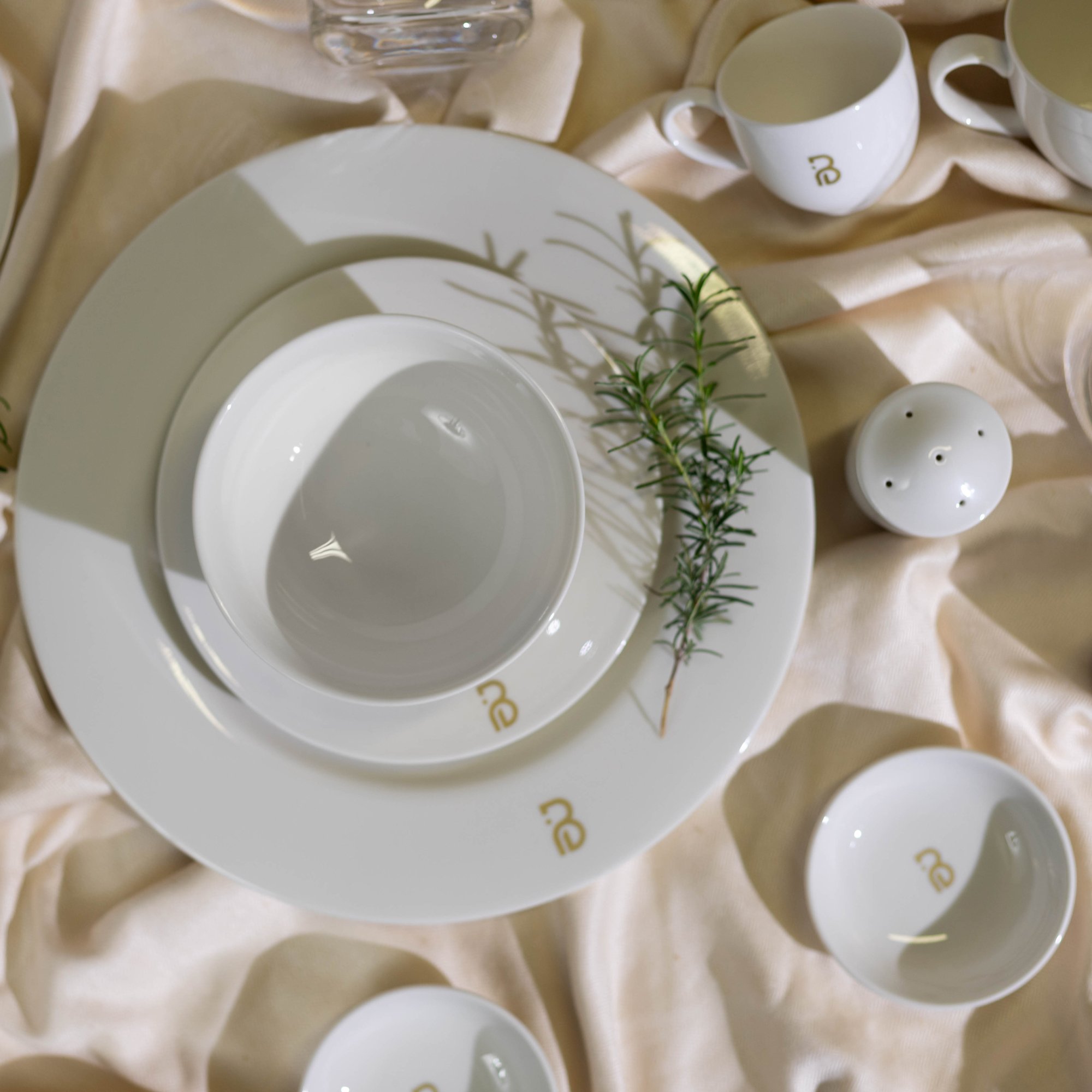 01 saleiro de porcelana strauss sable branco