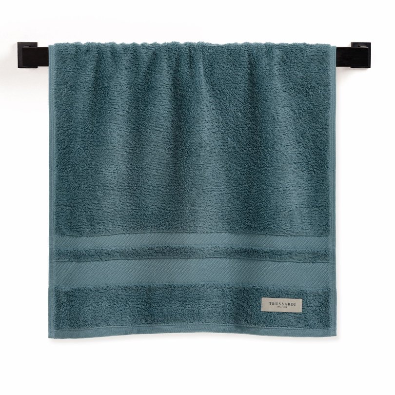 toalha de rosto trussardi 100 algodao lorenzi montenero sottile casa still pendurada