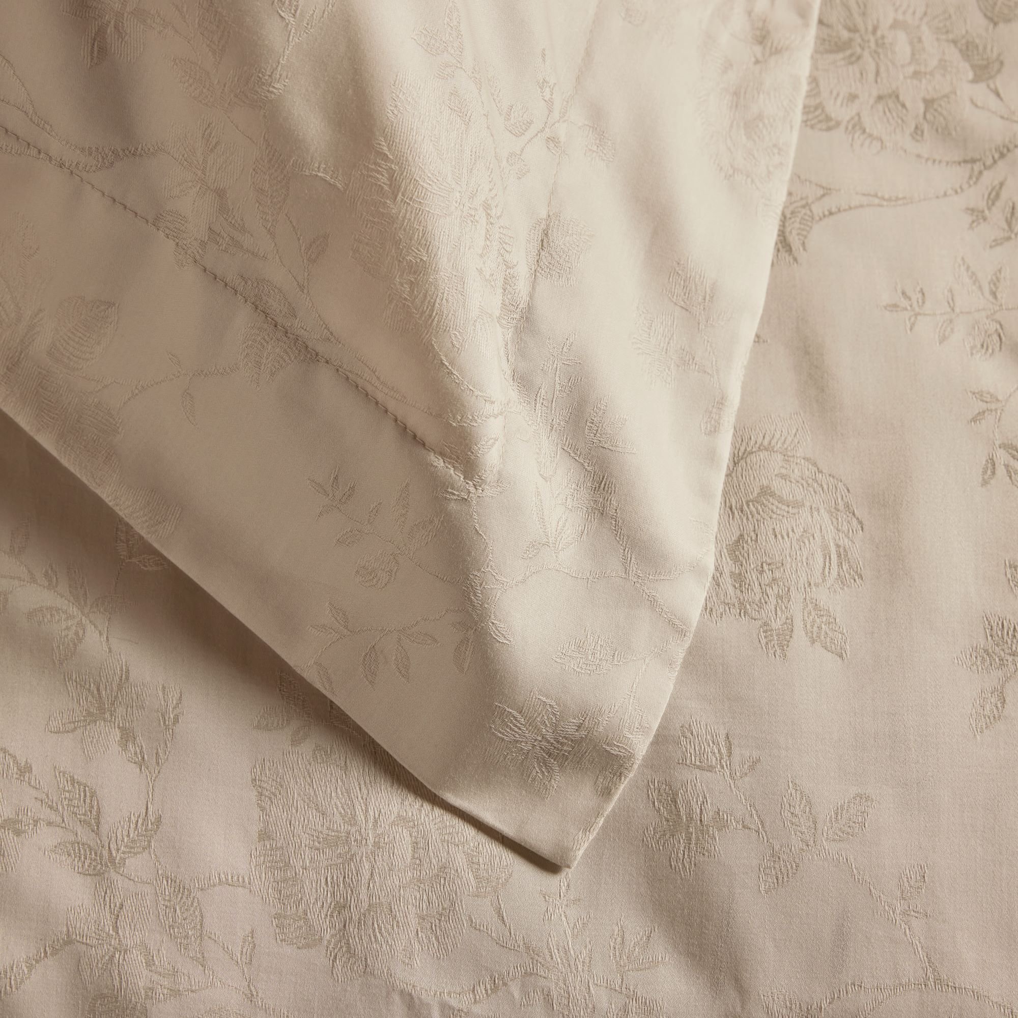 jogo de cama trussardi jacquard cetim 300 fios sarentino avello sottile casa detalhe