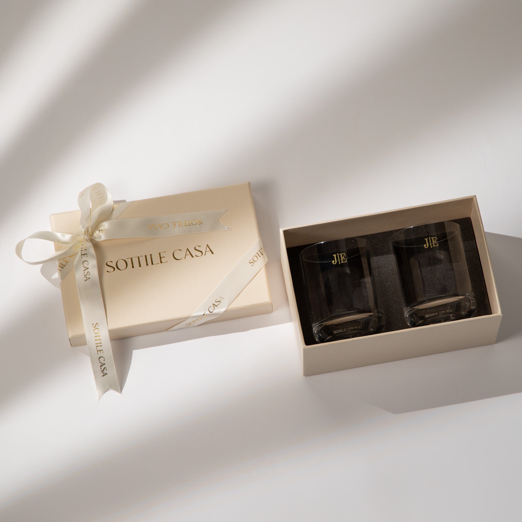 conjunto 2 copos de cristal mozart p whisky on the rocks 320ml c caixa de presente incolor padrao sottile