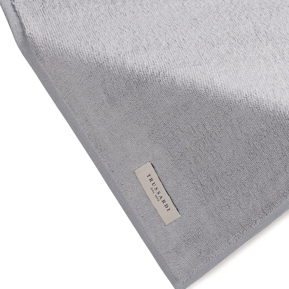 toalha de banho infantil trussardi 100 algodao sartoria cenere detalhe