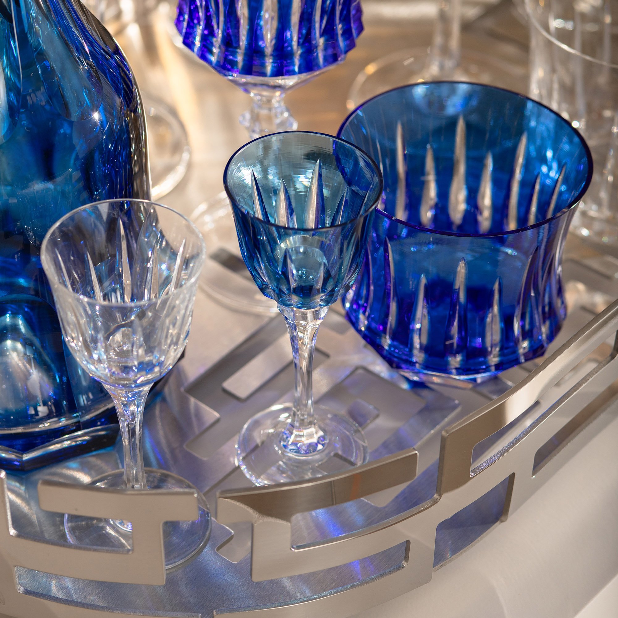 taca de cristal lapidado artesanal para licor azul claro 2