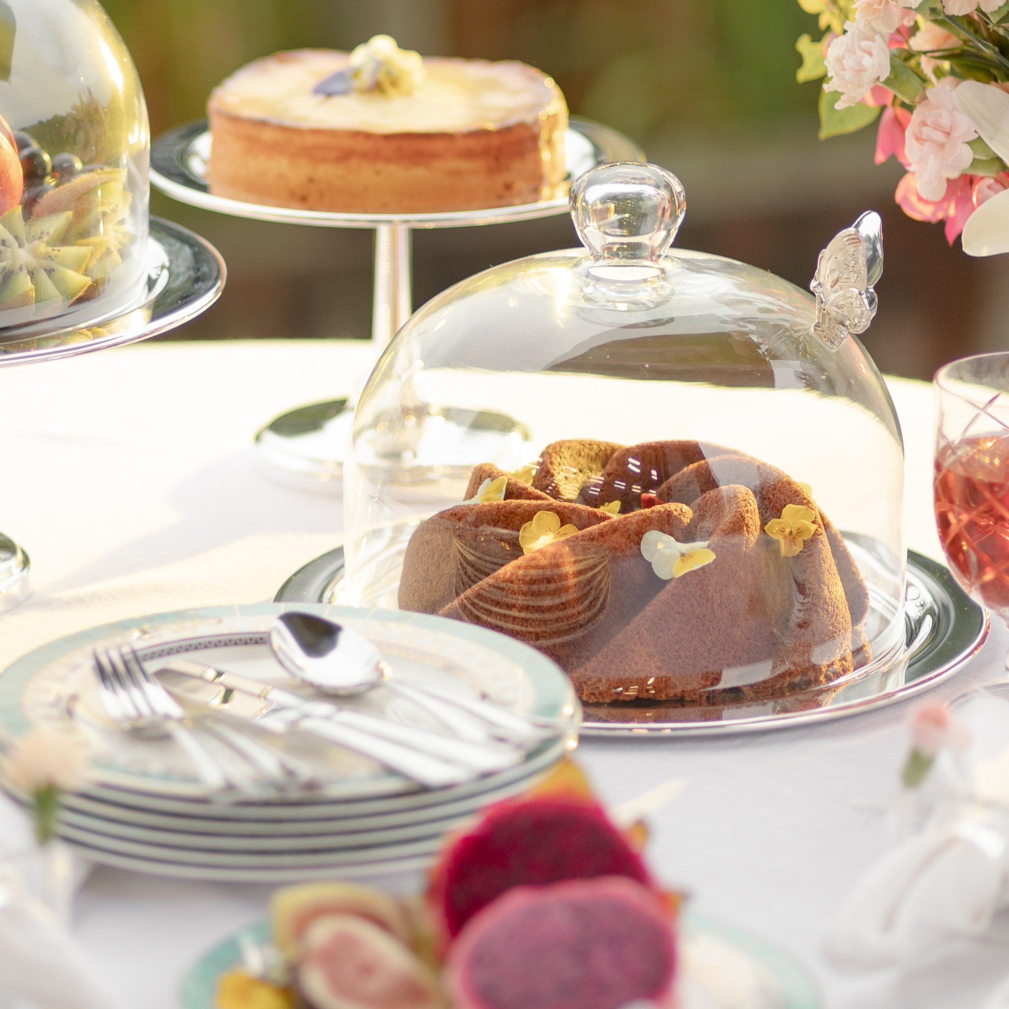 02 porta doces prata grande c cupula e aplique borboleta