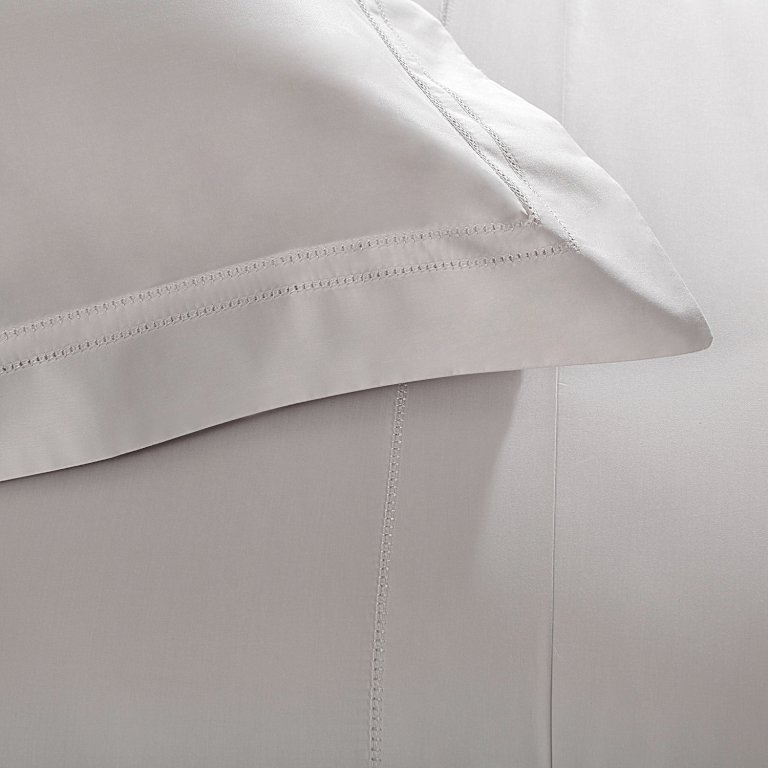 capa de edredomduvet c 2 fronhas buddemeyer luxus dallas prata ice detalhe