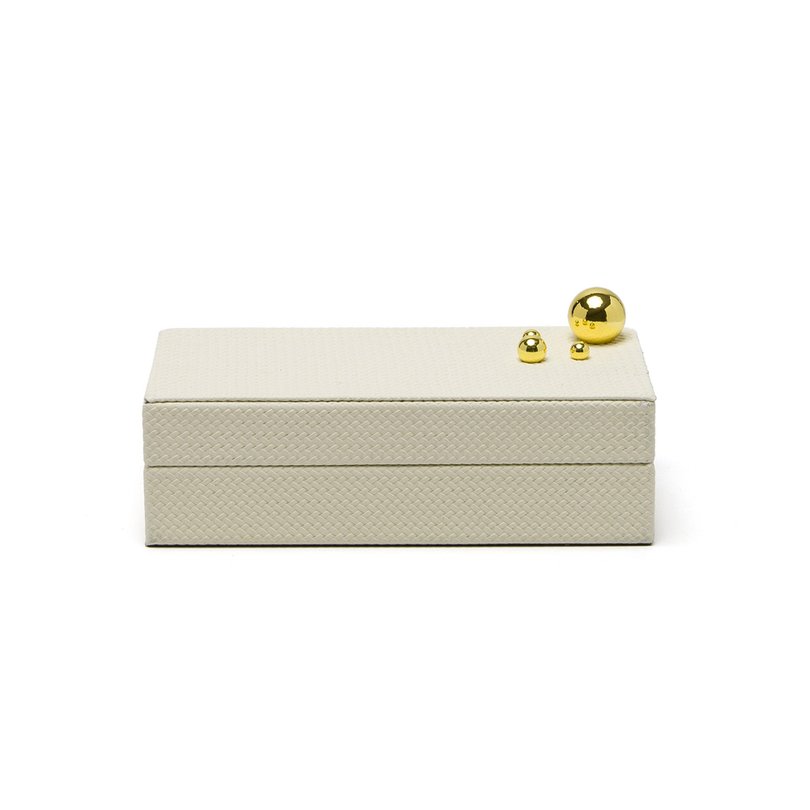 Caixa Decorativa Madeira Creme c Esferas em  Metal Dourado P1