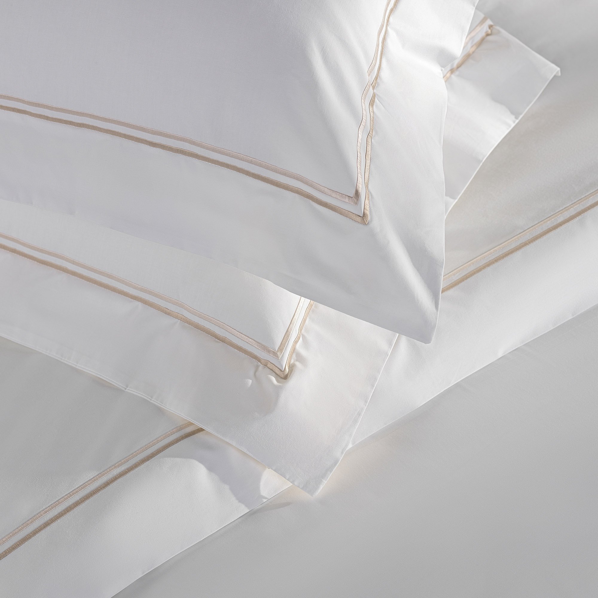 jogo de cama literie percal 200 fios grace branco e fendi queen 6