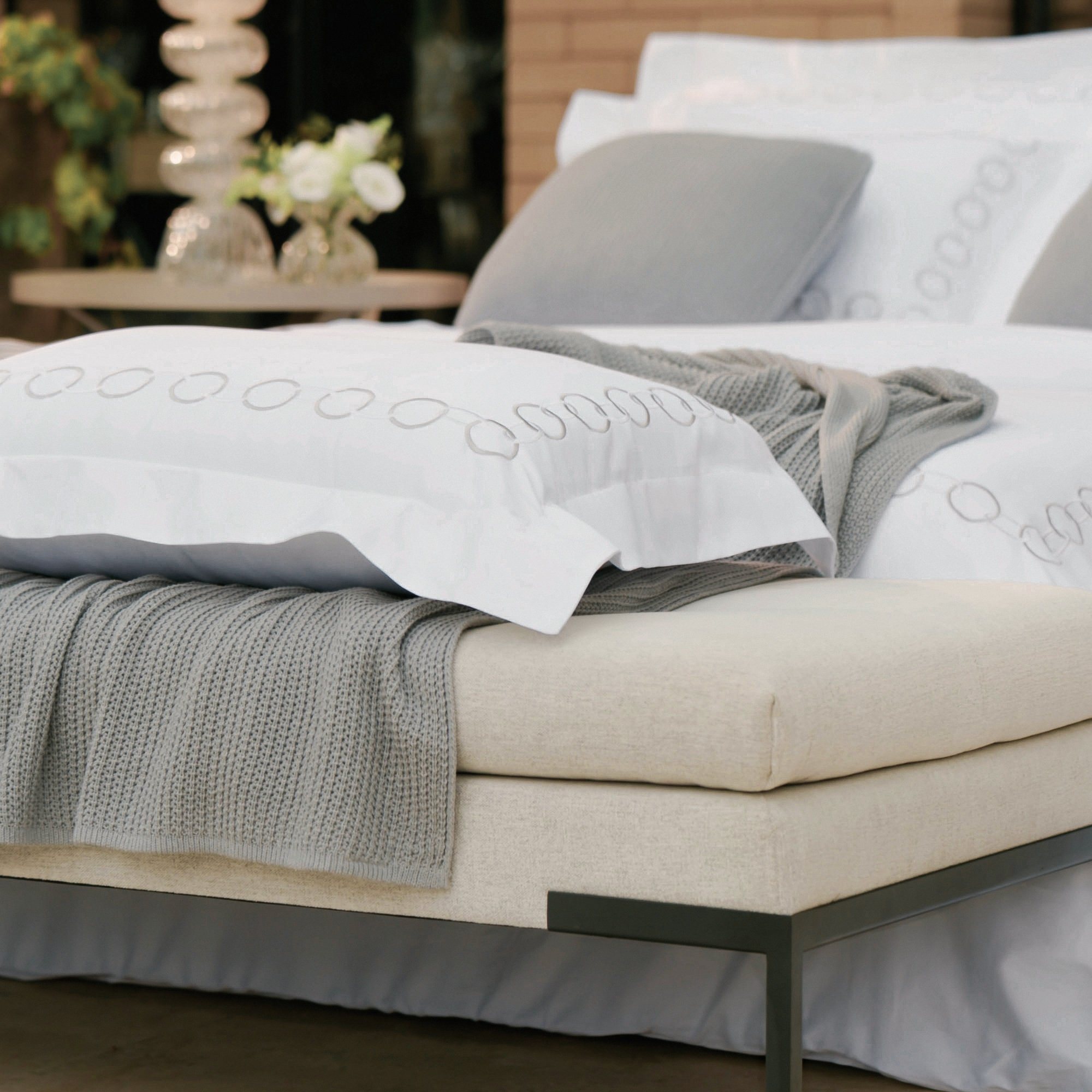 Jogo de Cama Literie Cetim 300 Fios Ellos  Branco e Grafite Queen3