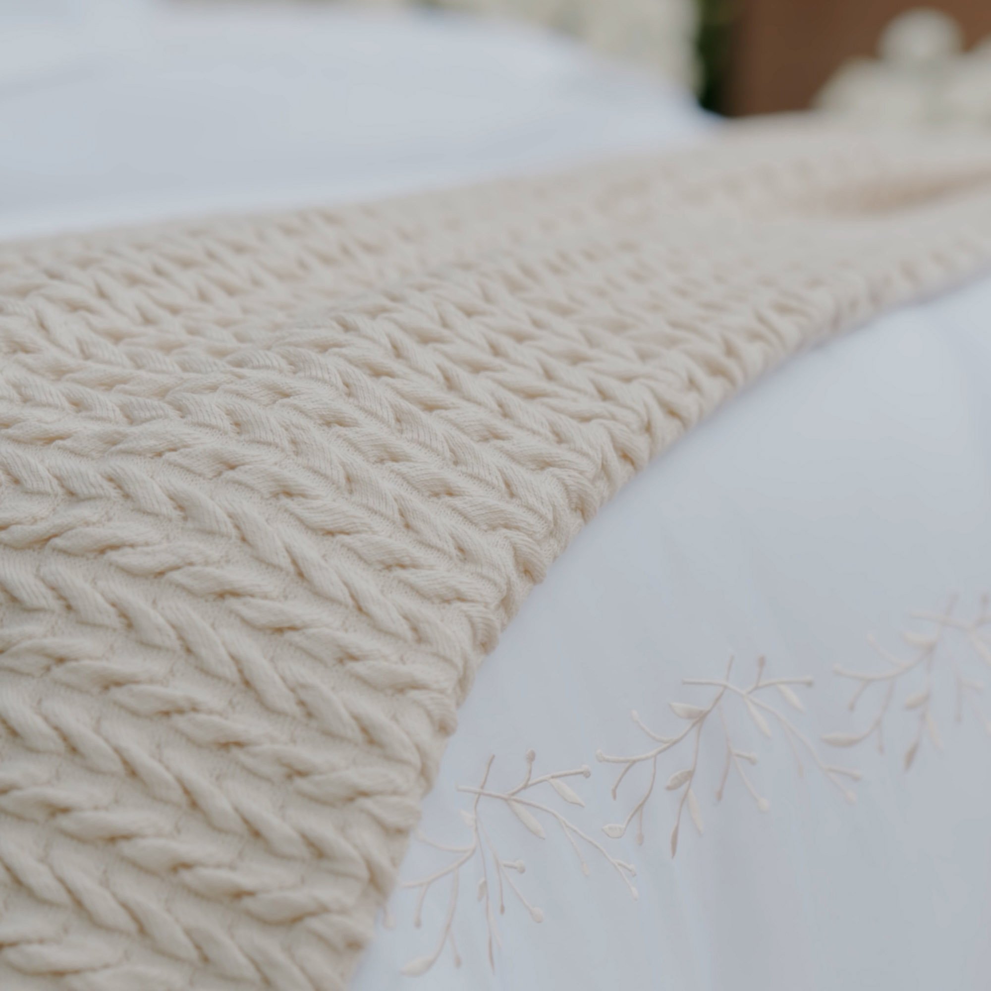 peseira literie tricot relevo ninive queen 2