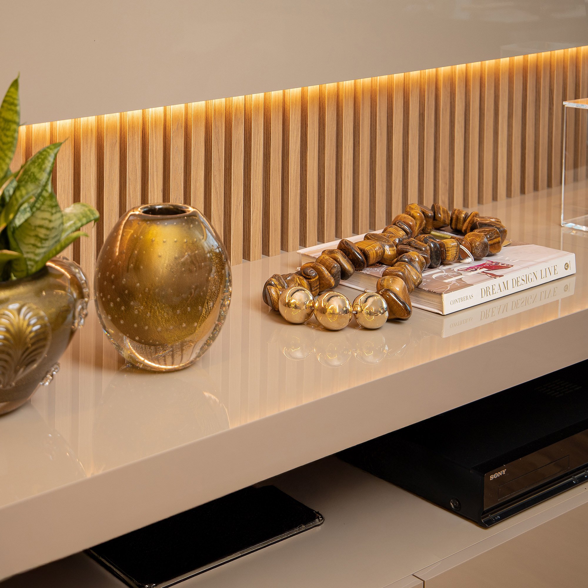 colar de mesa pedra olho de tigre p