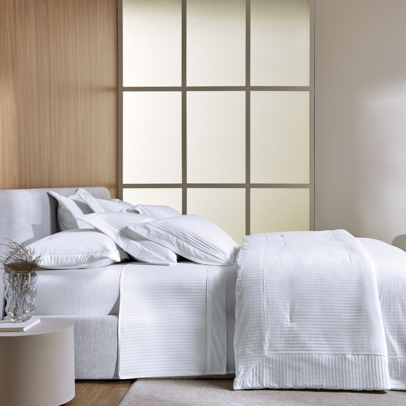 cama trussardi 300 fios cetim fratelli branco ambientada