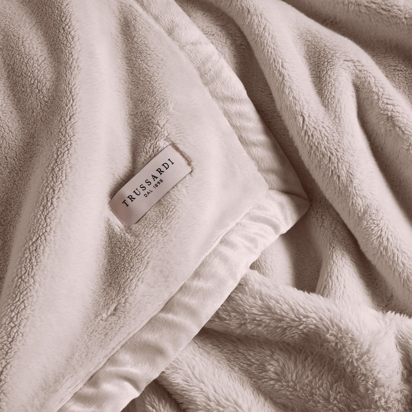 cobertor trussardi 100 microfibra aveludado nales rose detalhe