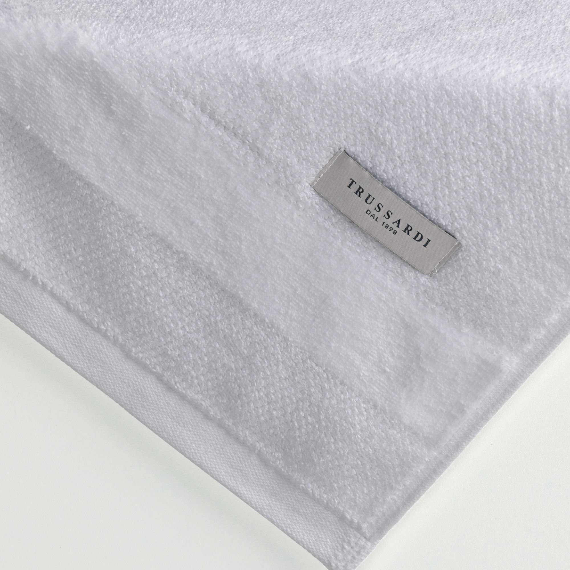 toalha de academia trussardi 100 algodao borgia branco detalhe