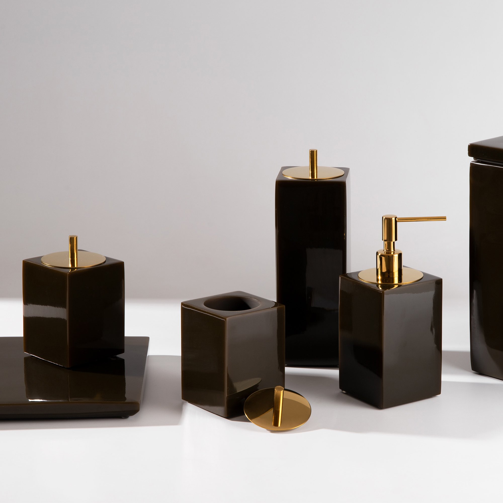 conjunto banheiro 5 pecas davos resina marrom esverdeado gold conceito sottile casa detalhe