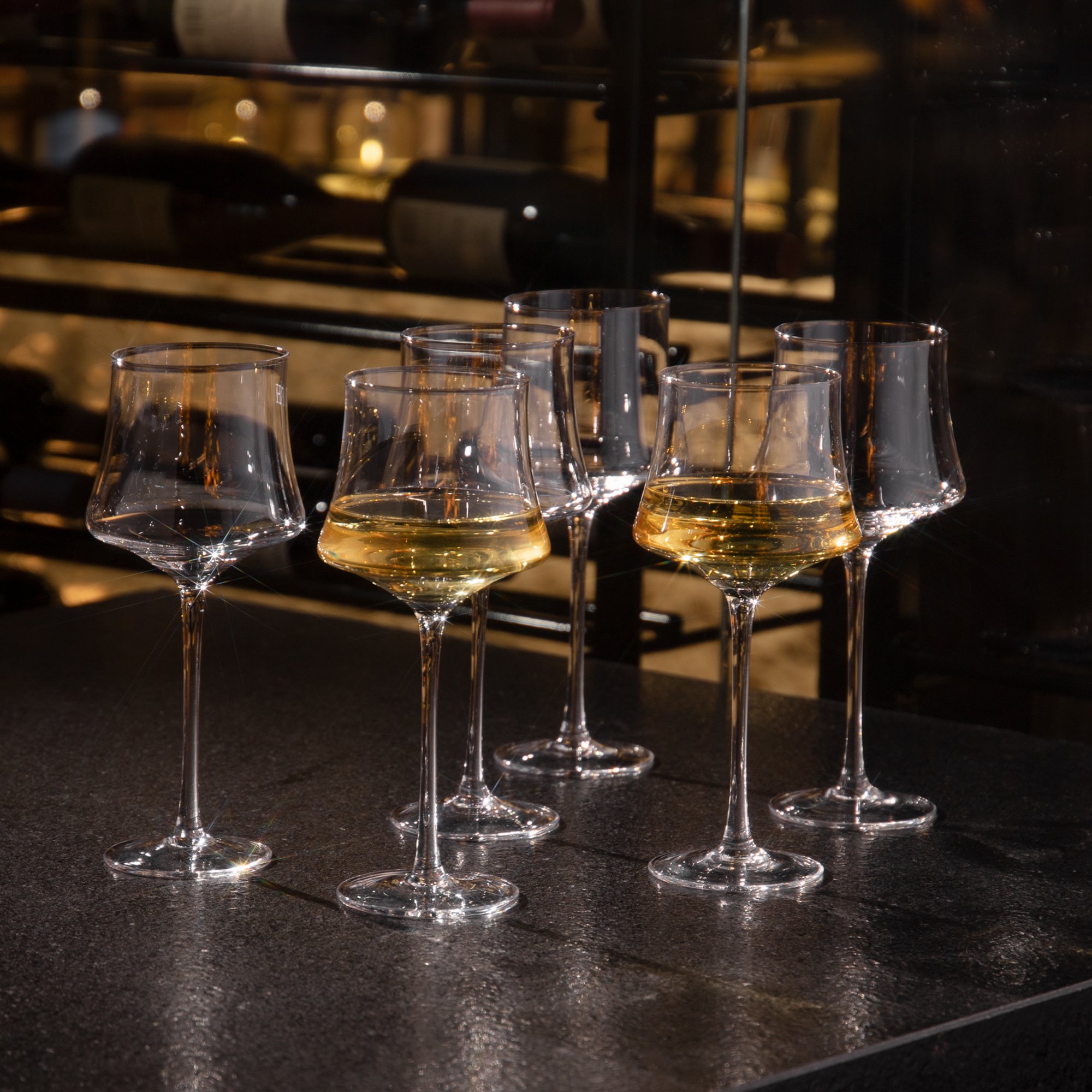 01 taca de vinho branco versa incolor