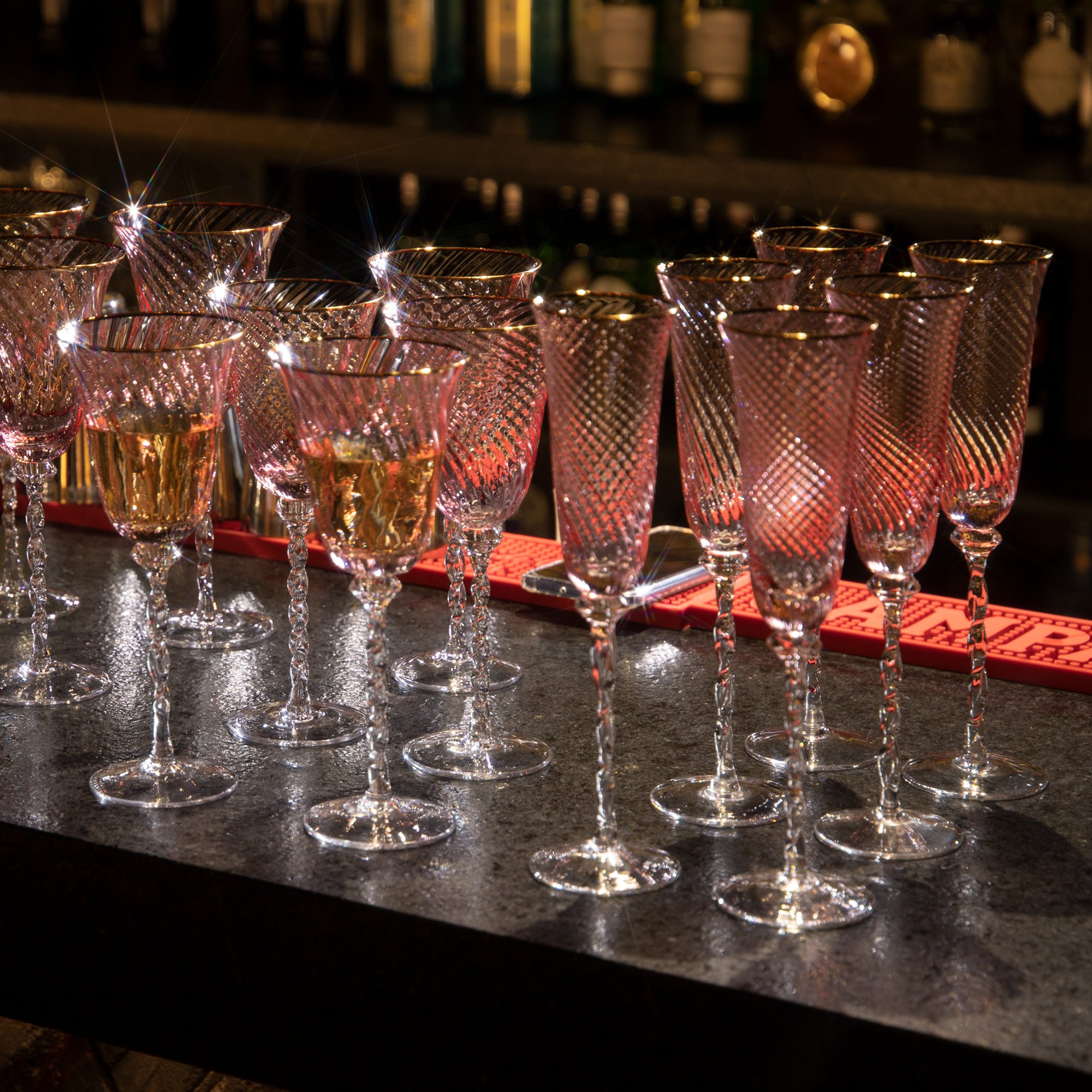 01 taca de champagne c borda dourada luce rosa