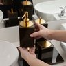 01 porta sabonete liquido davos resina marrom esverdeado gold