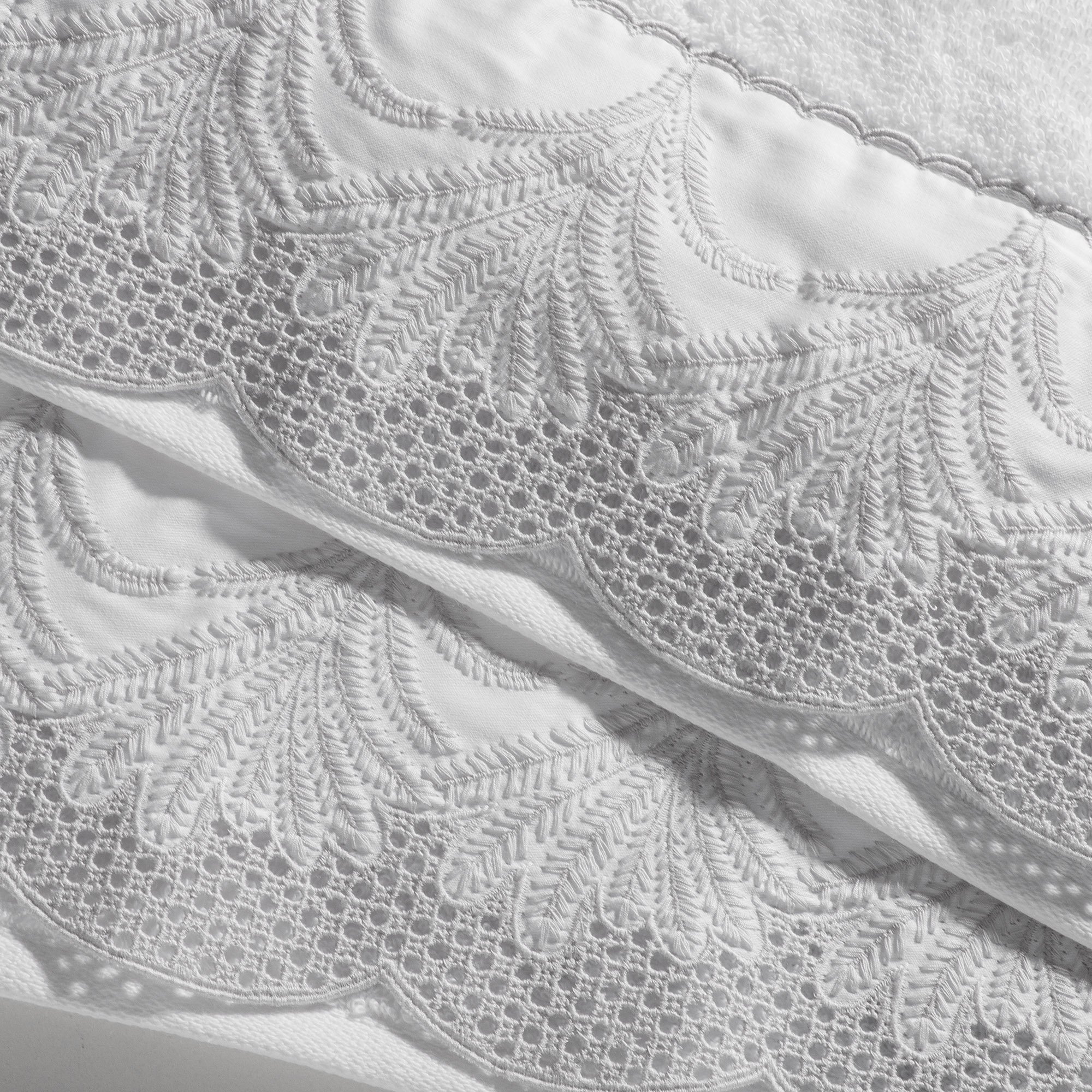 jogo toalhas lavabo trussardi raffinato bordado cinza detalhe