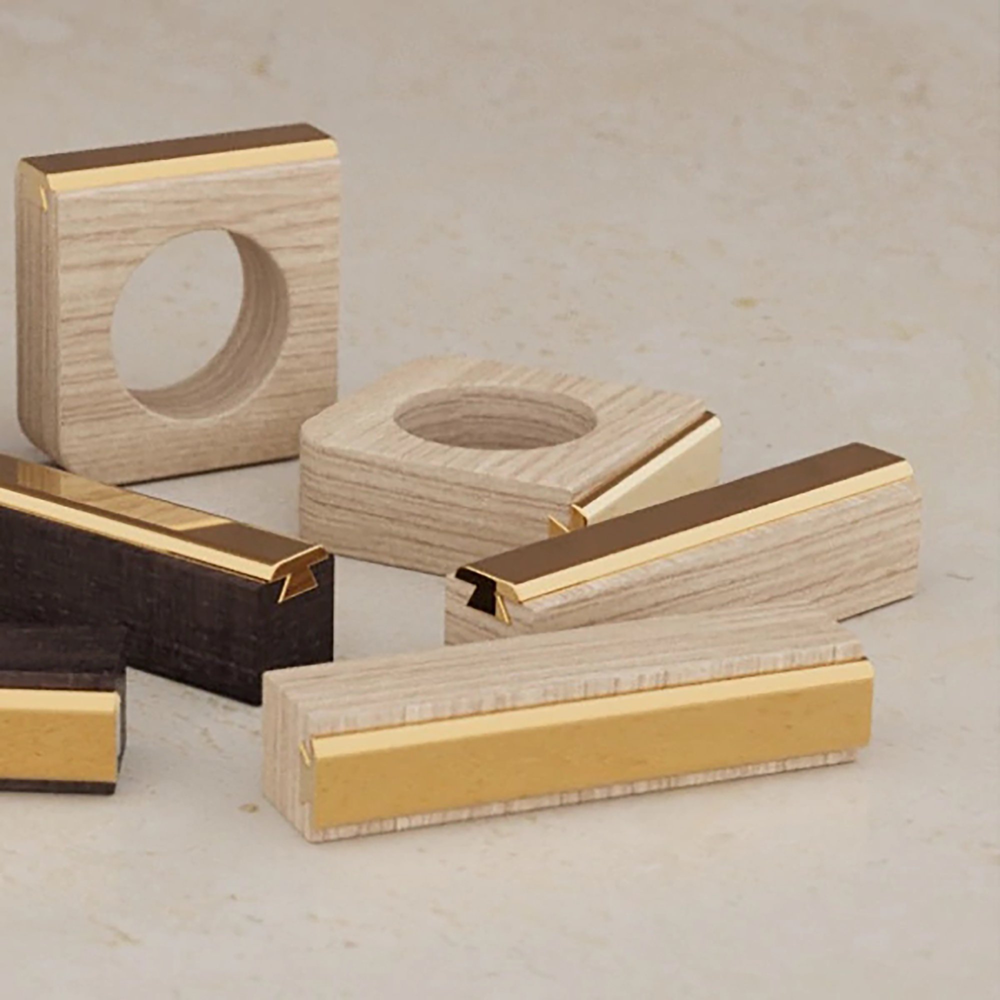 anel de guardanapo e descanso de talher alenya madeira tauari ambientada