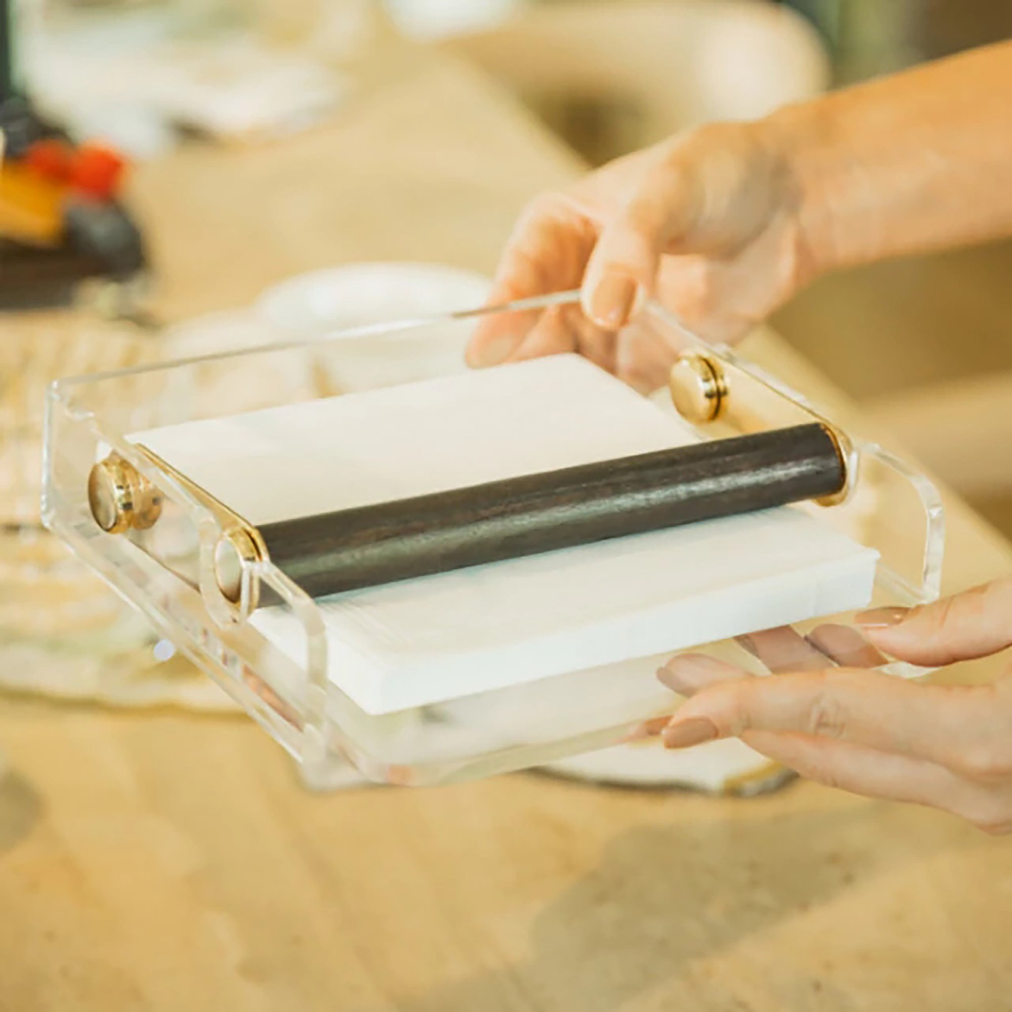 porta guardanapos alenya m madeira muiracatiara ambientada