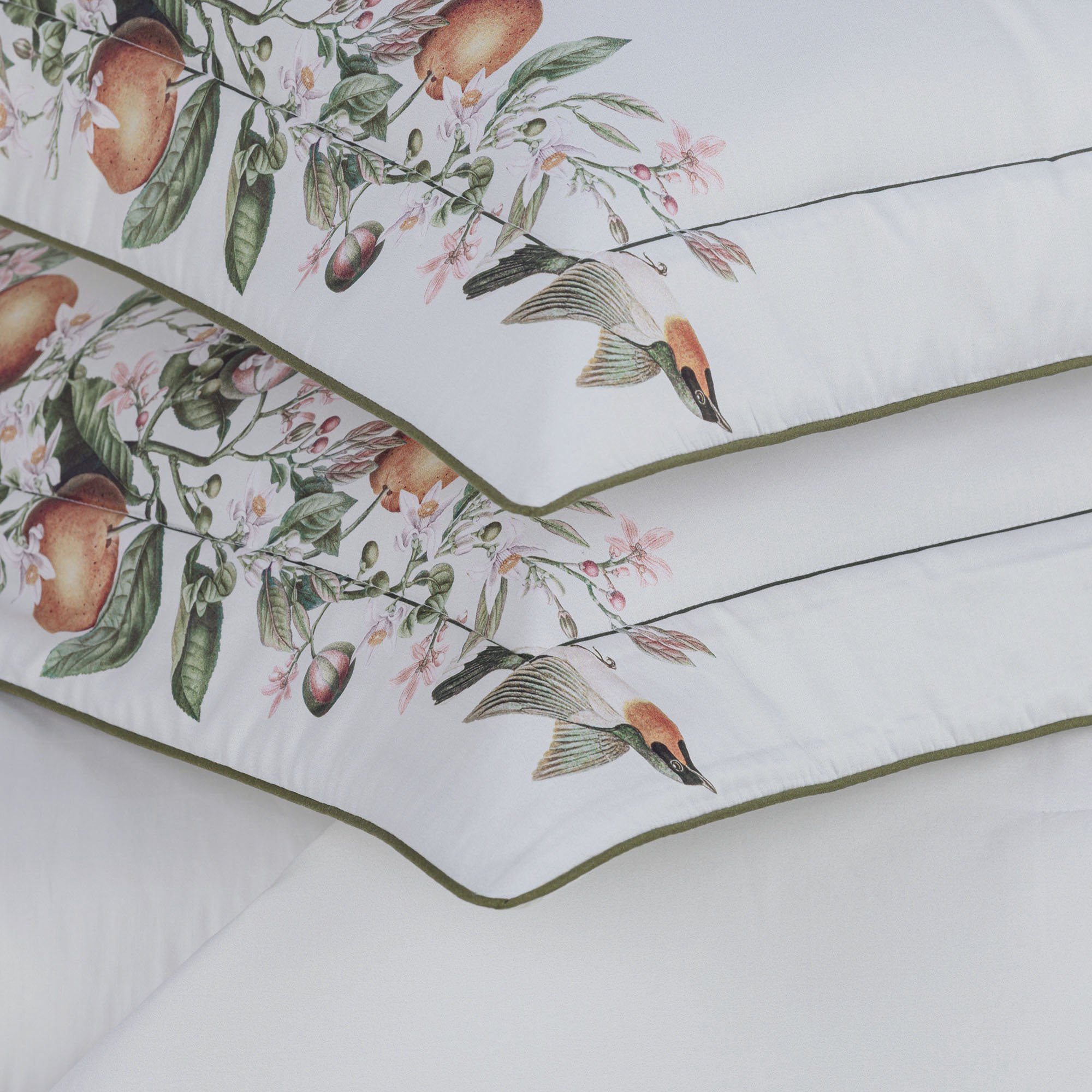 trussardi cama arancia casal colcha detalhe