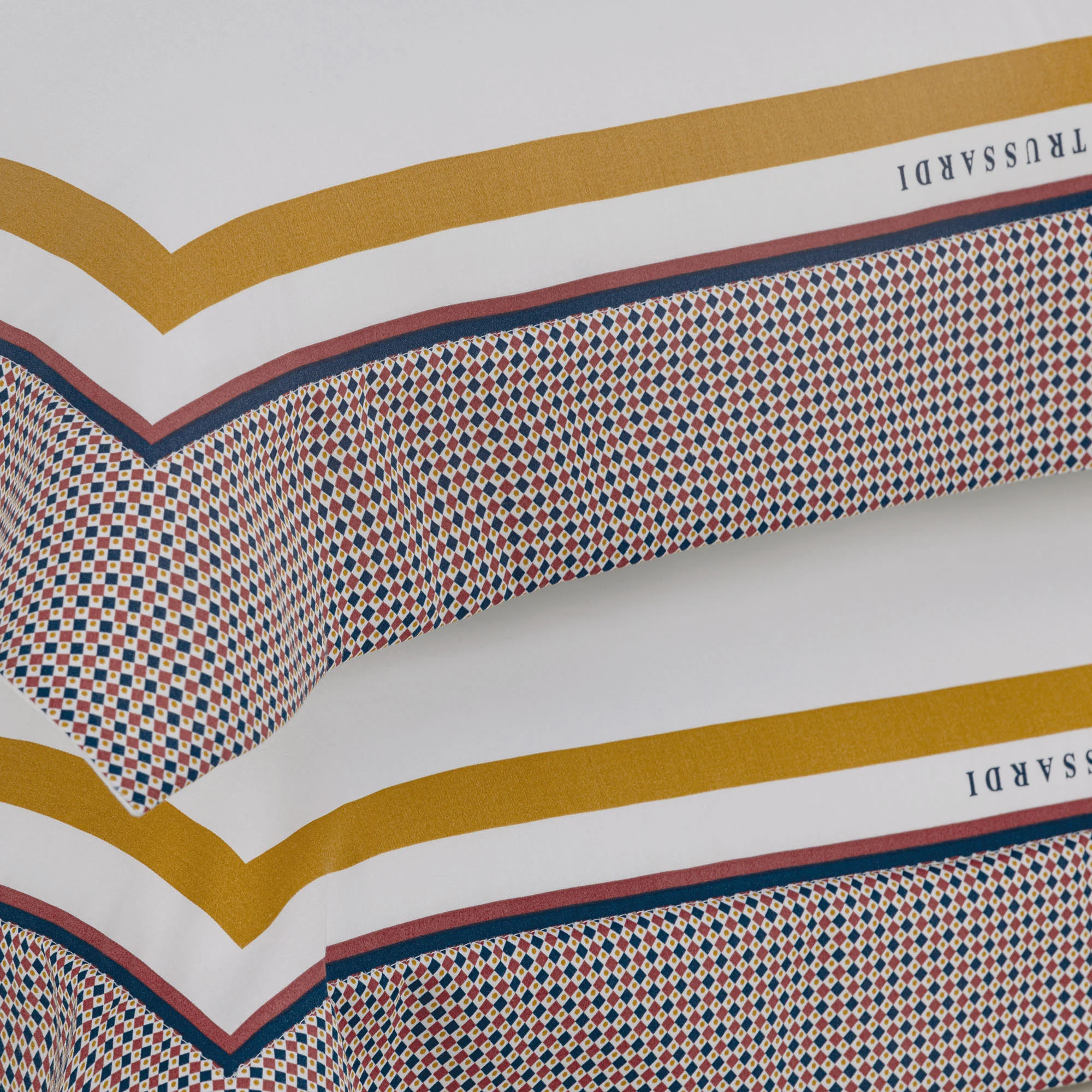 trussardi cama carreto queen jogo de cama detalhe