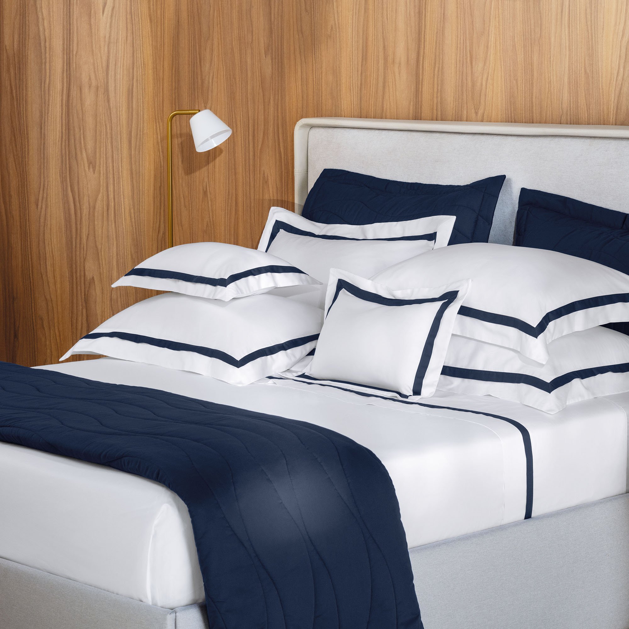 trussardi cama vercelli azul siciliano ambiente sottile casa