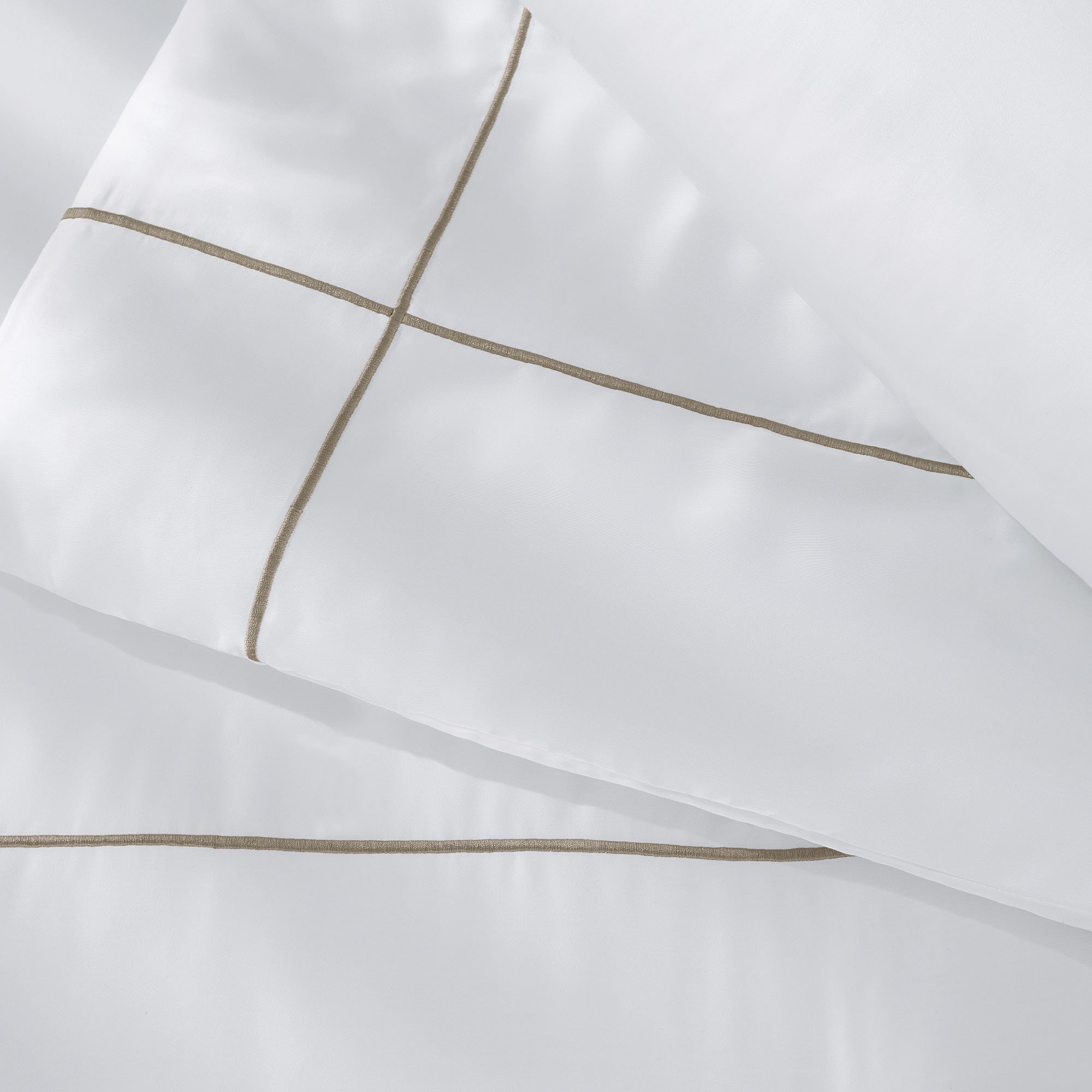 trussardi cama girelli nocciola detalheii sottile casa