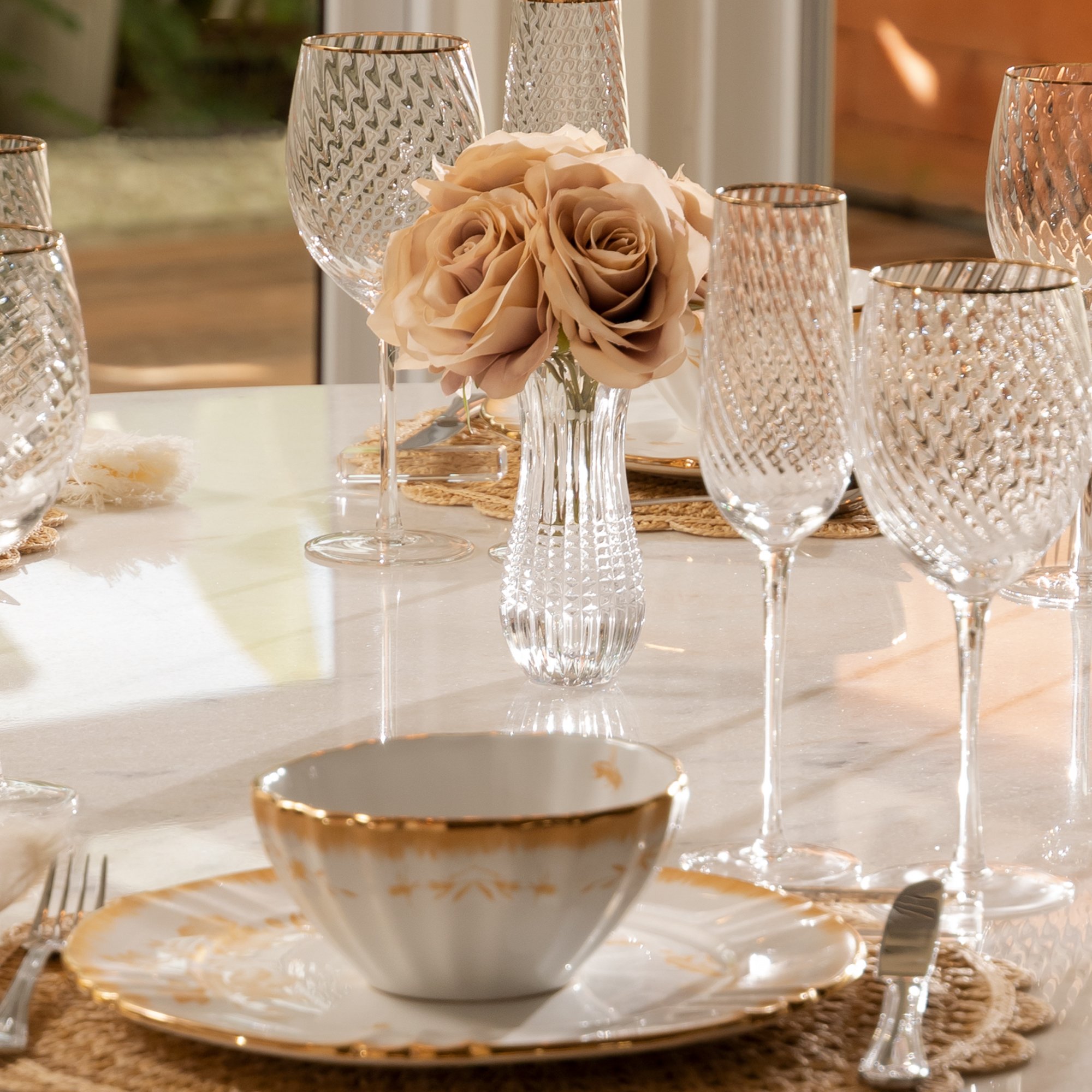 01 jogo de 6 tacas de cristal de champagne c borda dourada lumina 250ml