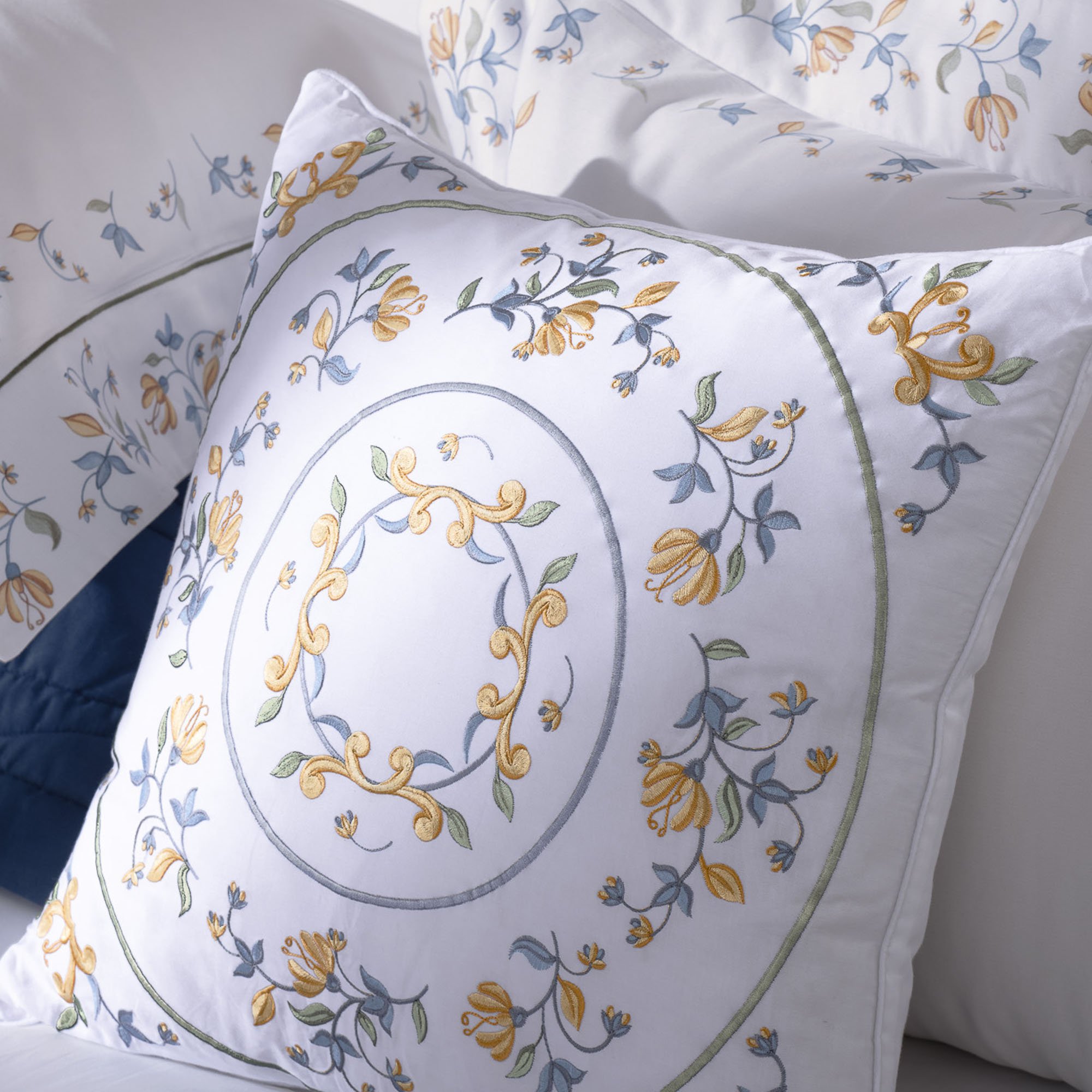 trussardi cama taormina detalhe almofada sottile casa