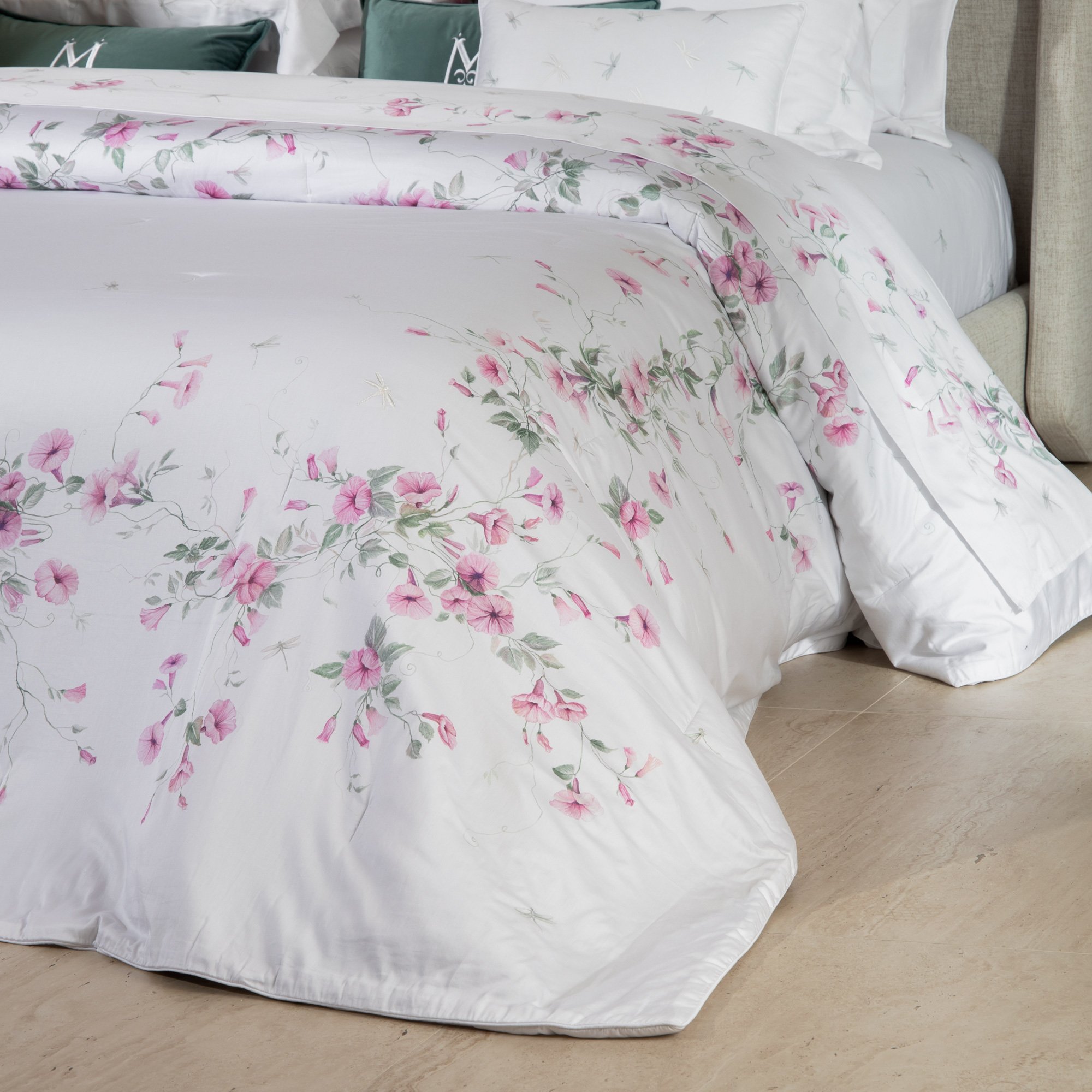 01 colcha c porta travesseiros trussardi cetim 300 fios petunia