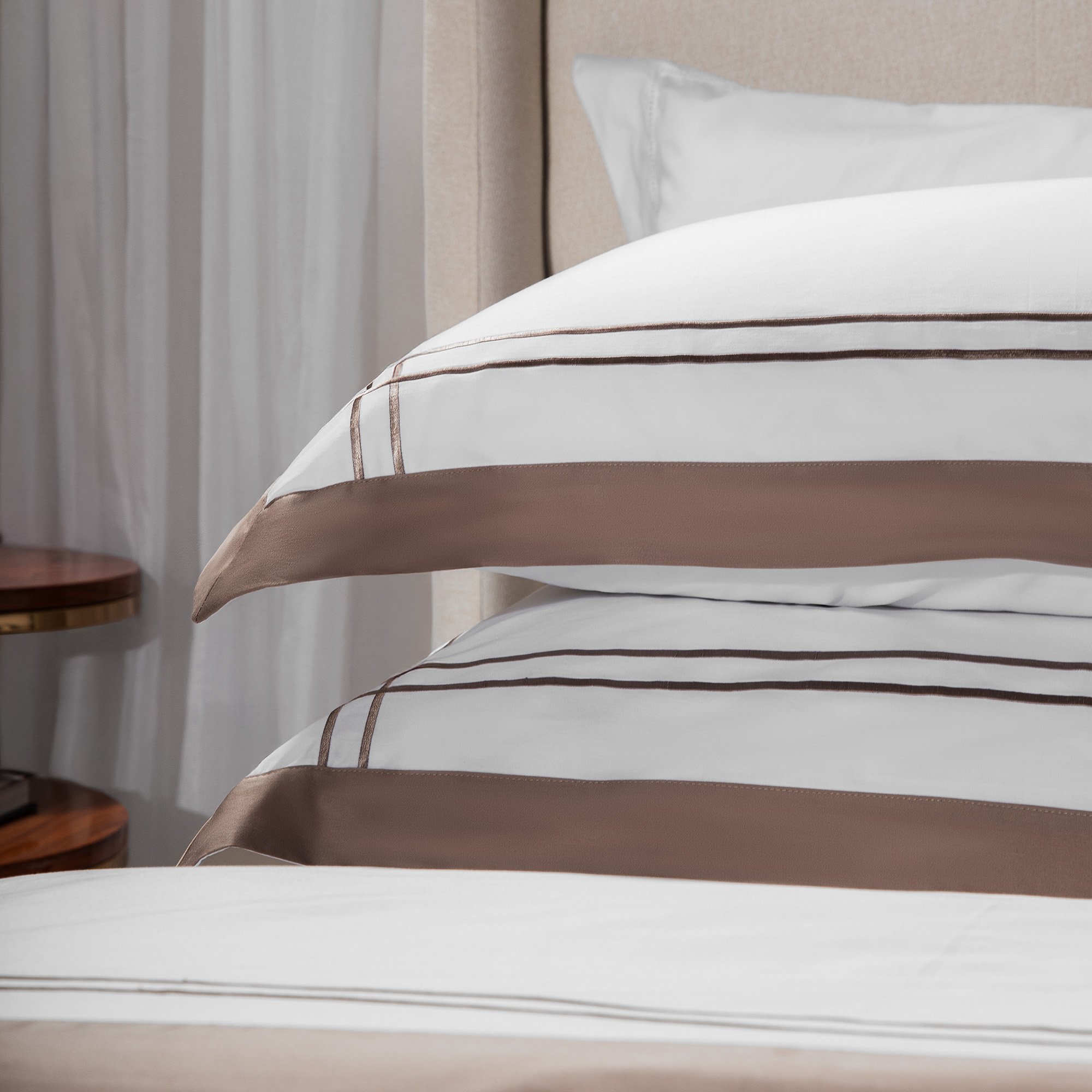 jogo de cama literie cetim 300 fios savoye branco e fendi sottile casa2